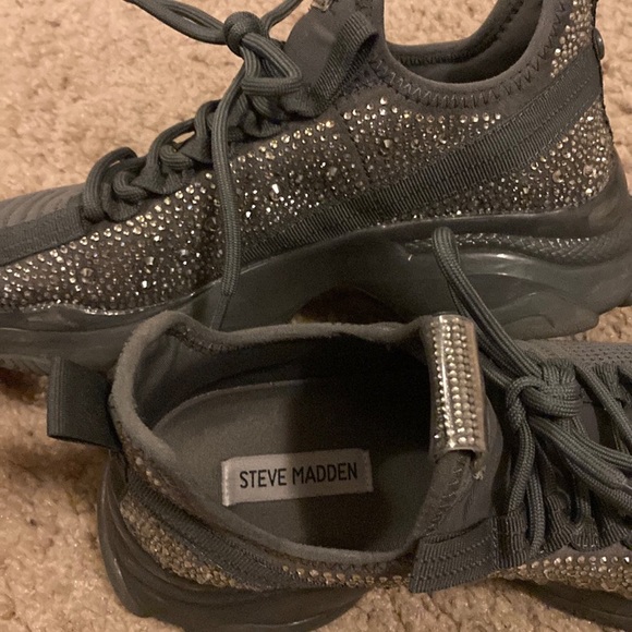 Steve Madden grey size 9 1/2 woman’s - Picture 3 of 4